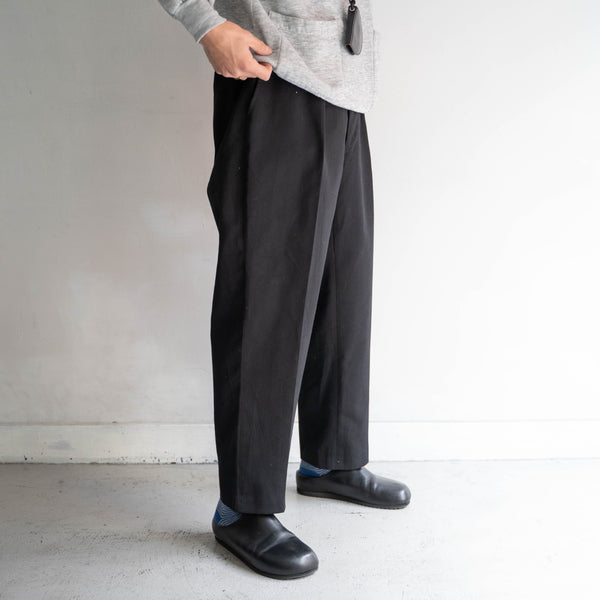 around 1980s Europe black color one tuck slacks -with side adjuster-