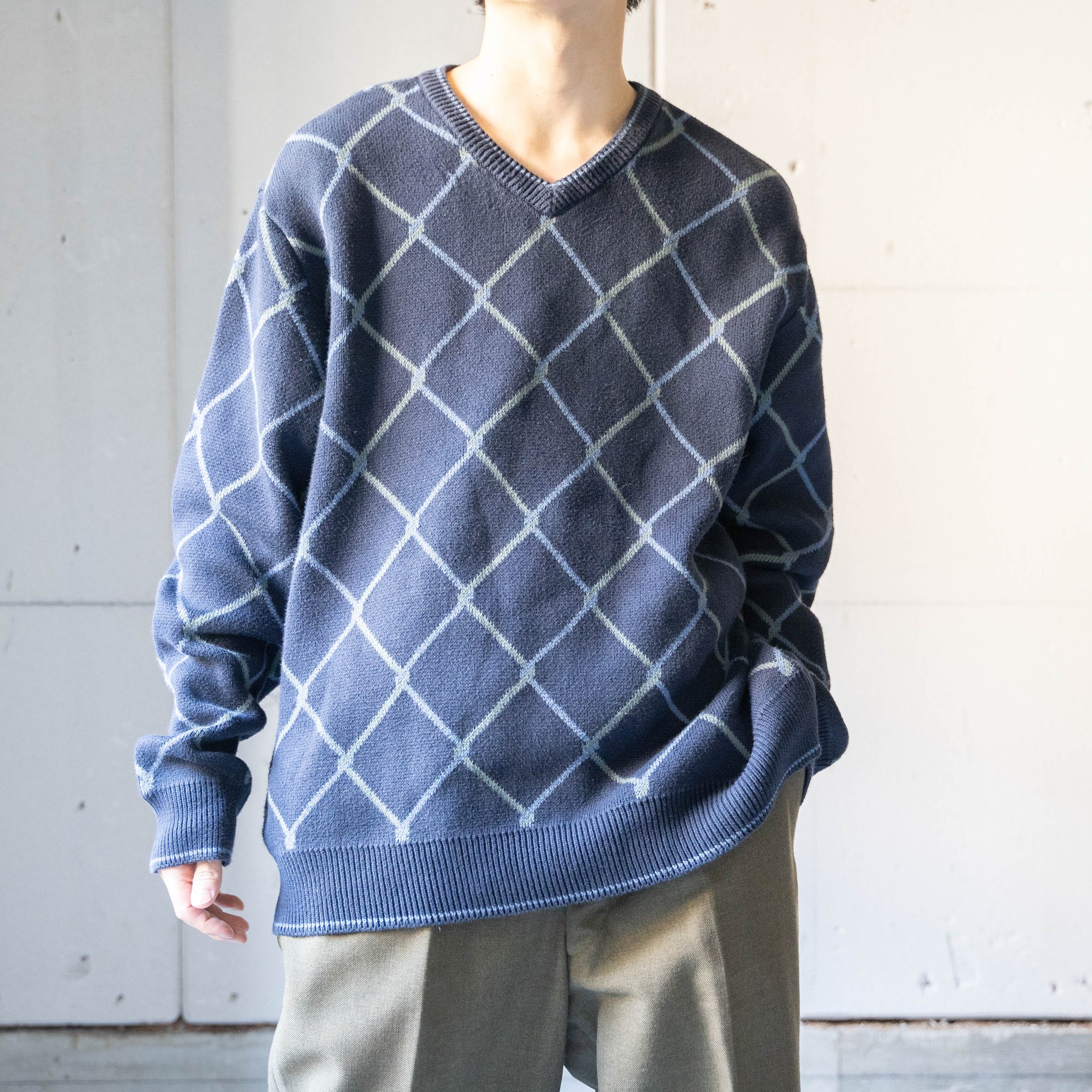 1990s navy color diagonal check cotton v neck knit