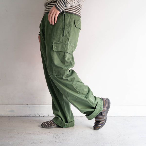 1990s German police green color cotton × poly cargo pants