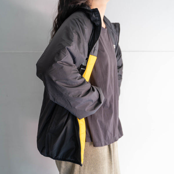 2000s 'UMBRO' black × yellow reversible padded jacket