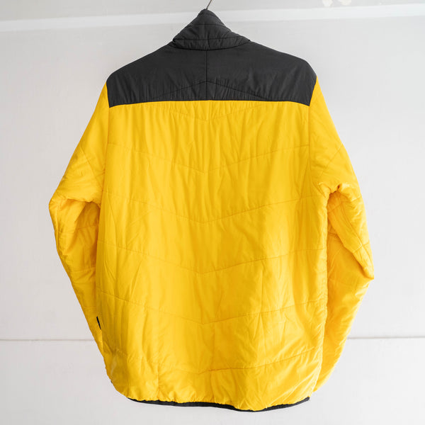 2000s 'UMBRO' black × yellow reversible padded jacket