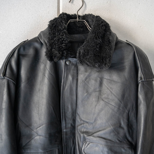 around1980s G1 type black leather flight jacket -detachable collar-