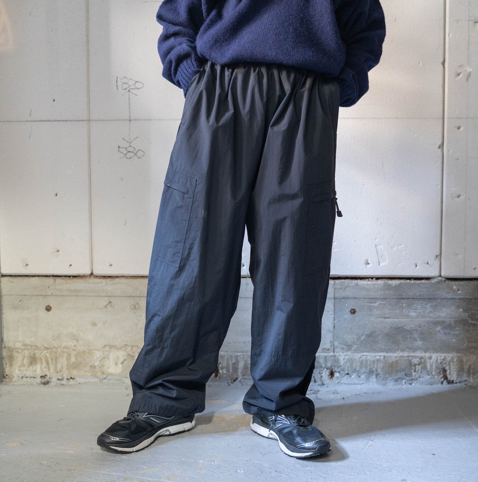 2000s black color nylon wide pants -hem zip-