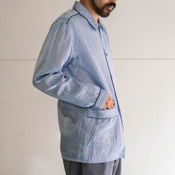 around 1990s Europe light blue color all over pattern pajama shirt
