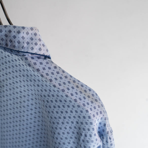 around 1990s Europe light blue color all over pattern pajama shirt