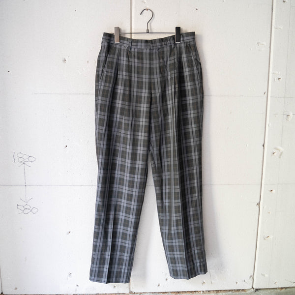 around 1990s black based check pattern poly slacks