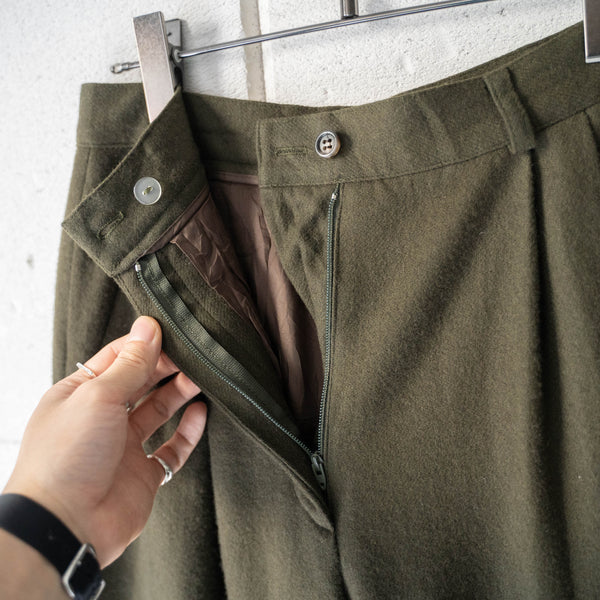 around 1970s USA olive color 2 tuck wool pants