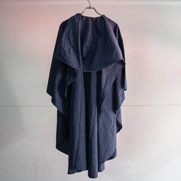 around 1980s navy poncho -good detail-