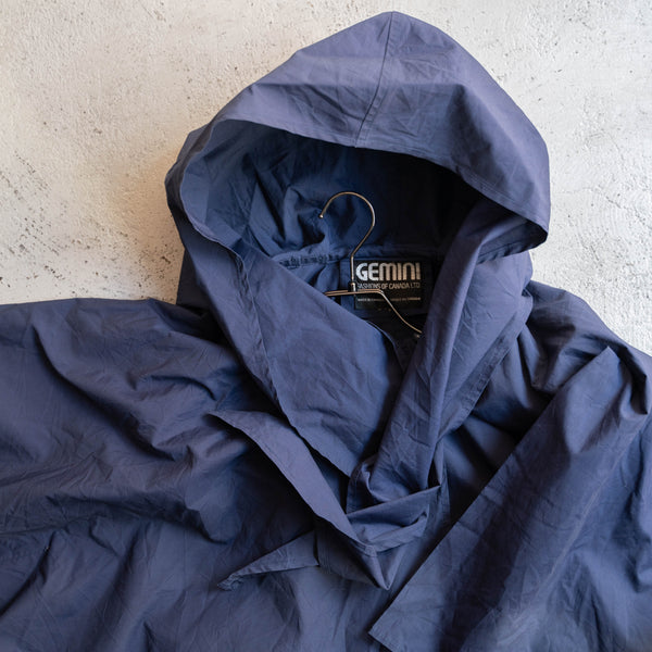 around 1980s navy poncho -good detail-