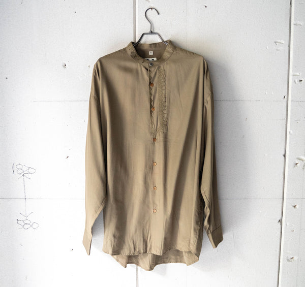 around 1990s khaki color no collar shirt -tyrolean like- -big size-