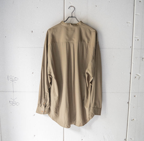 around 1990s khaki color no collar shirt -tyrolean like- -big size-