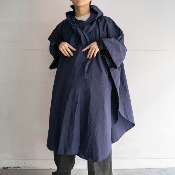 around 1980s navy poncho -good detail-