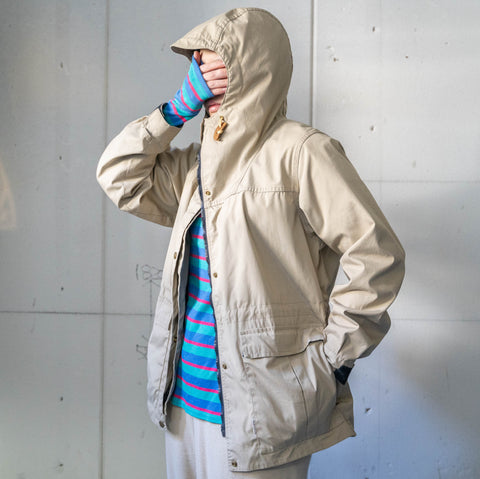 around 2000s beige color cap hooded jacket