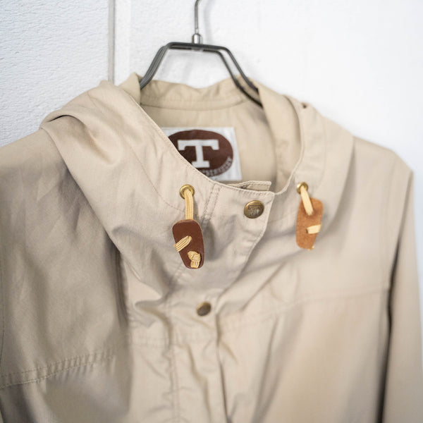 around 2000s beige color cap hooded jacket