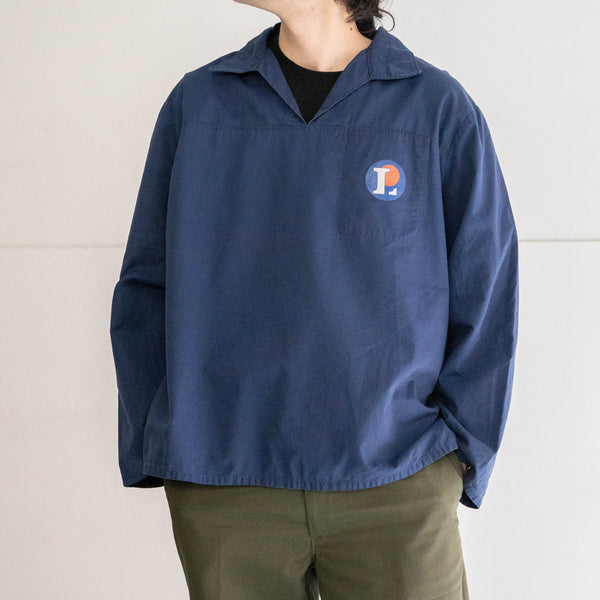 around 1990s French dark blue color pullover work shirt -with print-