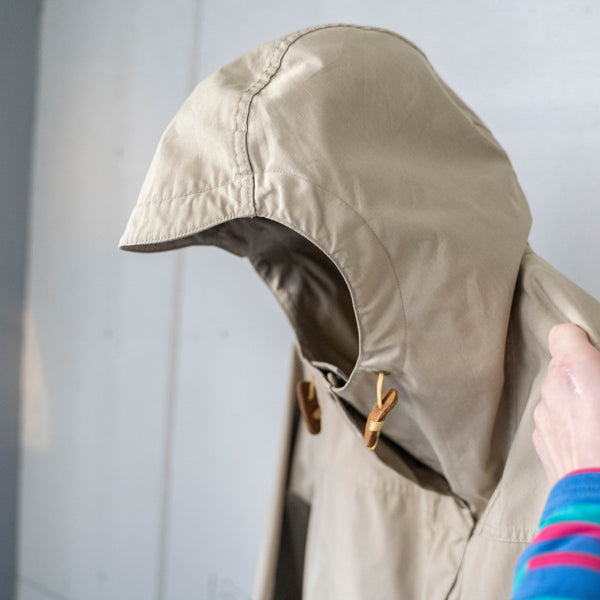 around 2000s beige color cap hooded jacket