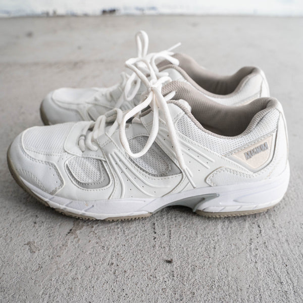 2000s British military training shoes 'MAGNUM' -white color-