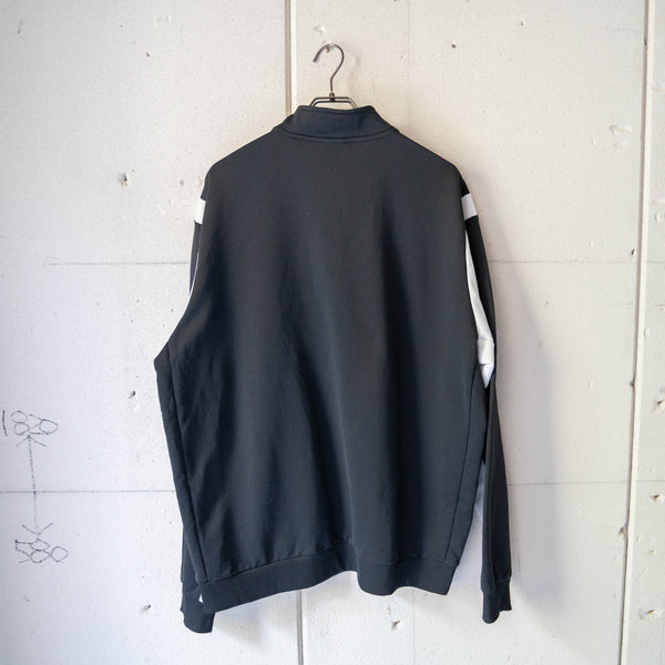 2000s 'UMBRO' black × white color half zip sports sweat