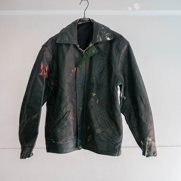 around 1970s Canada gray green leather short jacket -good paint-