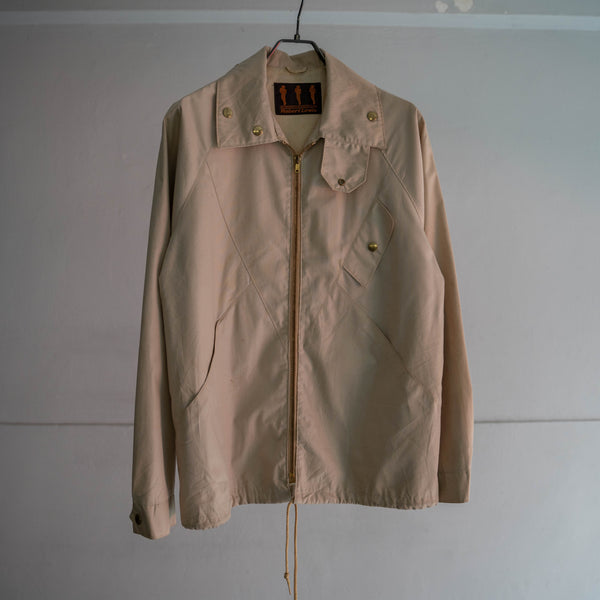 1970-80s light beige swing top with chin strap