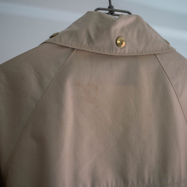 1970-80s light beige swing top with chin strap