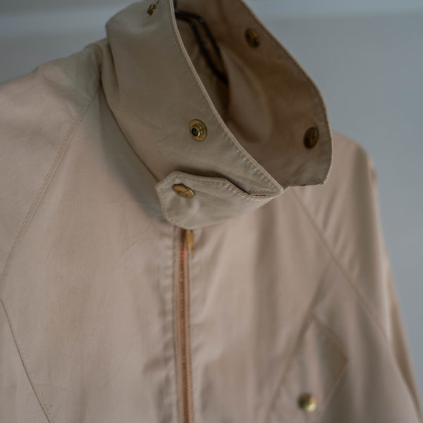 1970-80s light beige swing top with chin strap