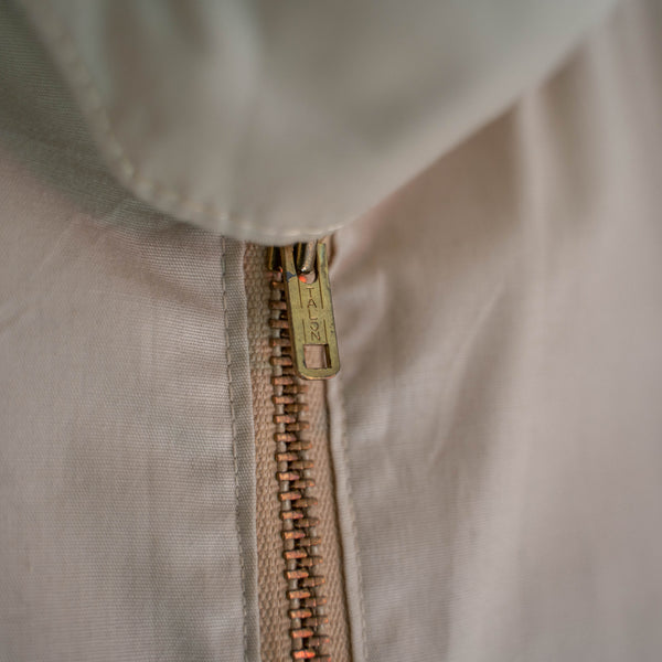 1970-80s light beige swing top with chin strap