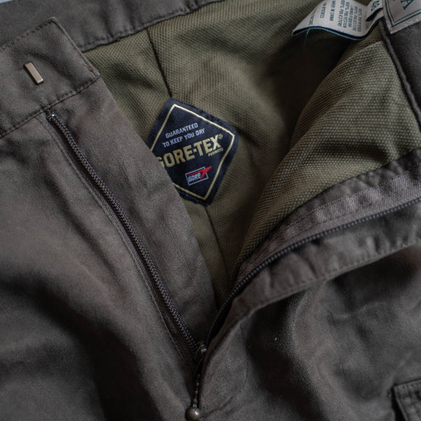 2000s modern cargo pants -goretex-