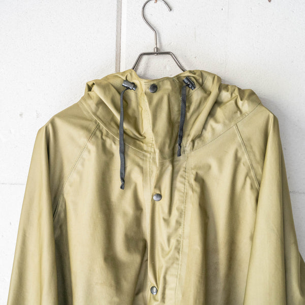 around 1980s khaki color GORE-TEX mountain parka