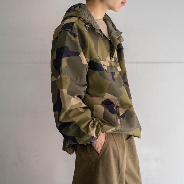 2000s Europe anorak smock -swedish military sampling-