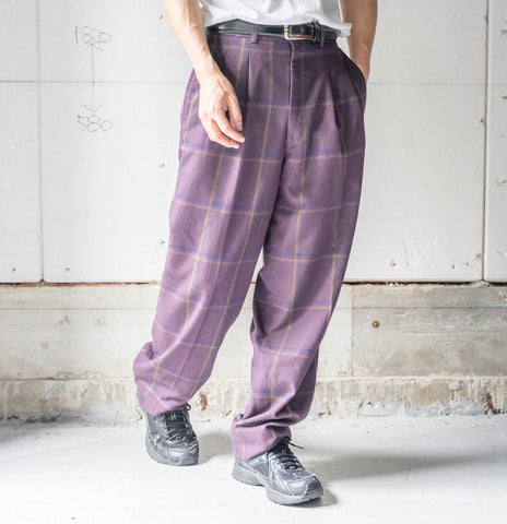 around 1980s burgundy color two tuck checked pattern slacks