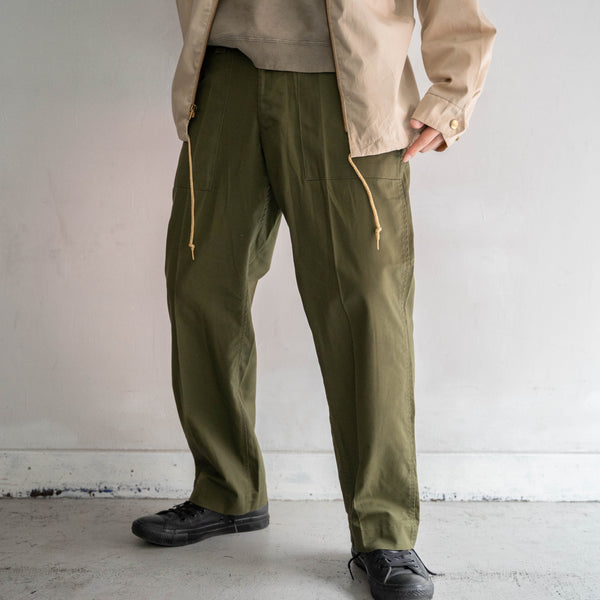 1990-00s British military green baker pants