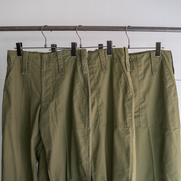 1990-00s British military green baker pants