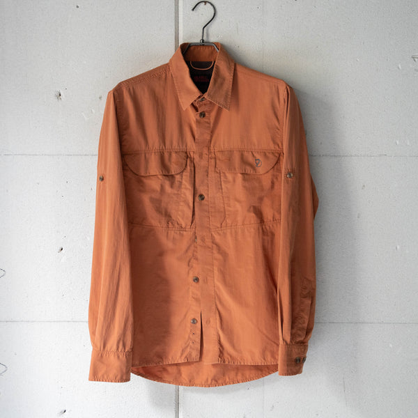 around 1980s 'FJALL RAVEN' terracotta color nylon shirt