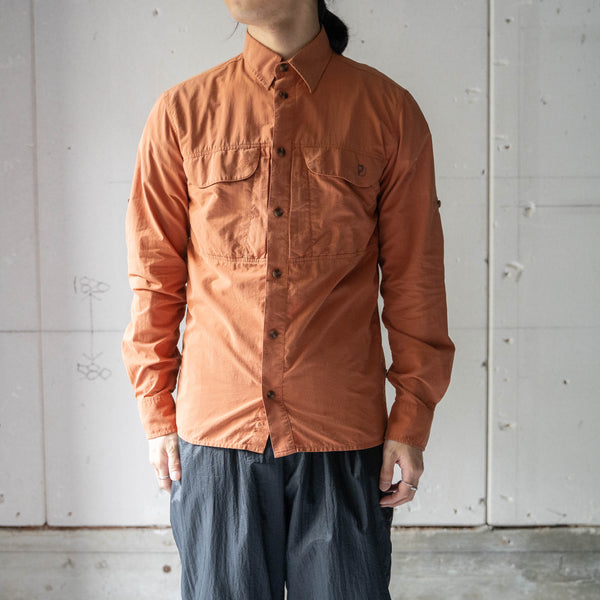 around 1980s 'FJALL RAVEN' terracotta color nylon shirt