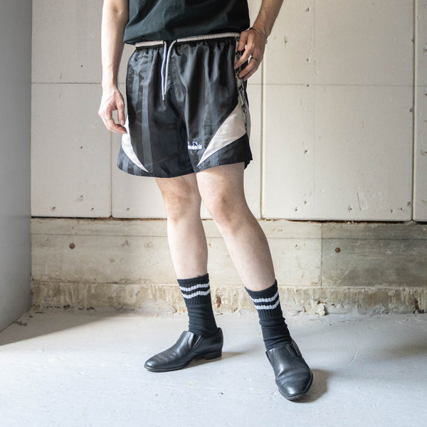 2000s 'DIADORA' black nylon track short pants