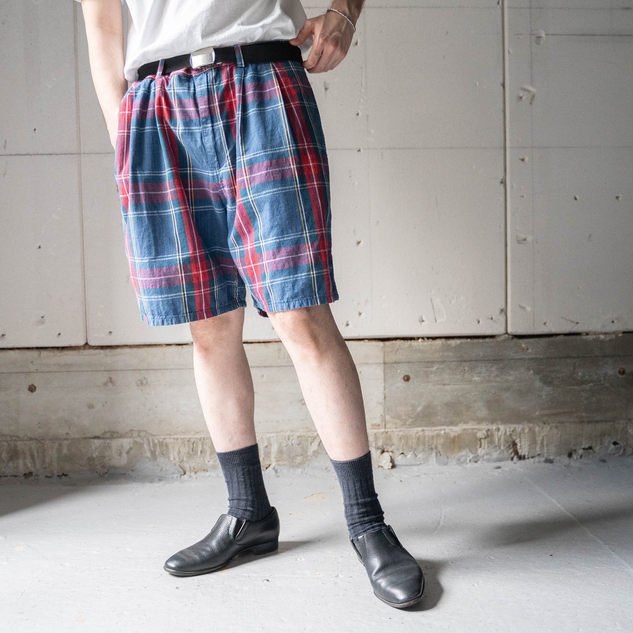 around 1990s rad based checked short pants