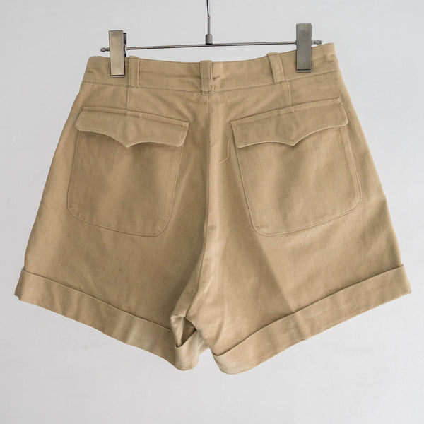 1930-40s French military? two tuck chino shorts