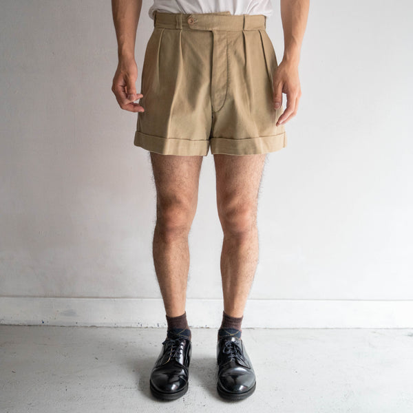 1930-40s French military? two tuck chino shorts