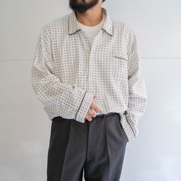 1970-80s Europe white color all over pattern grangpa shirt -pajama like-