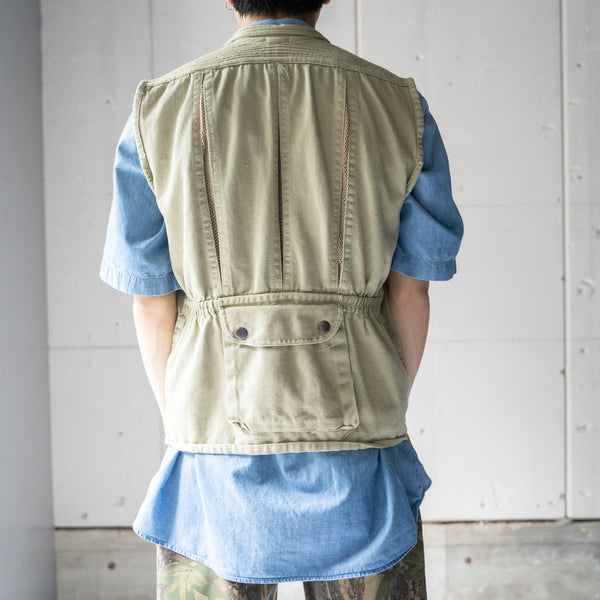 around1970s khaki color fishing vest