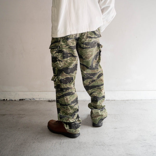 1980-90s tiger stripe camo cargo pants