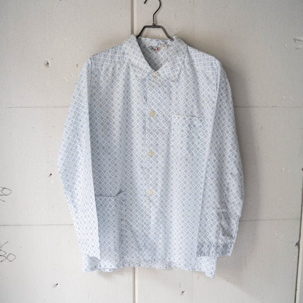 around1970s white base all-over pattern pajama shirt