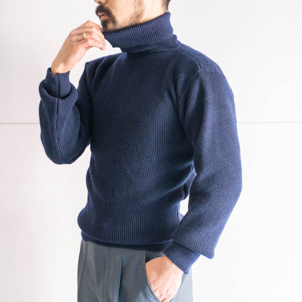 1980s Italian carabinieri navy color turtle neck wool sweater