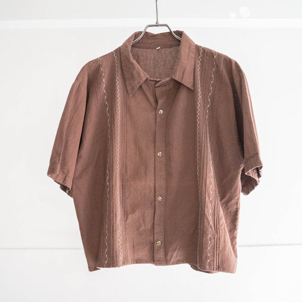 1990s brown color ethnic design short sleeve shirt -super short length remake-