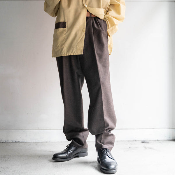 2000s Japan vintage brown based 2 tuck slacks