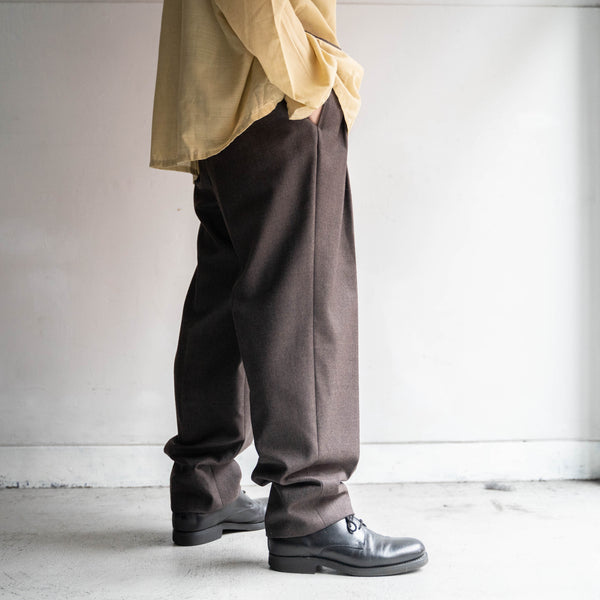 2000s Japan vintage brown based 2 tuck slacks