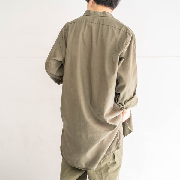 1970-80s olive green color military? two pocket grandpa shirt