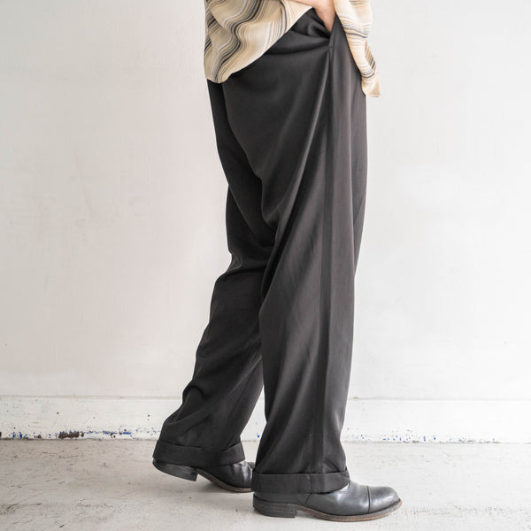 1990-00s Perry Ellis black color poly 100 two tuck slacks