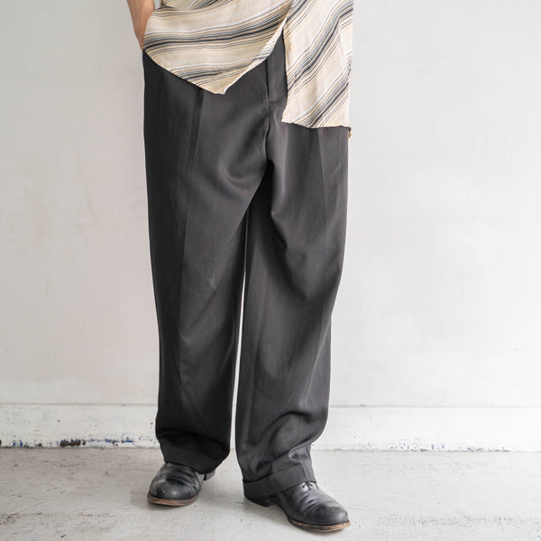 1990-00s Perry Ellis black color poly 100 two tuck slacks